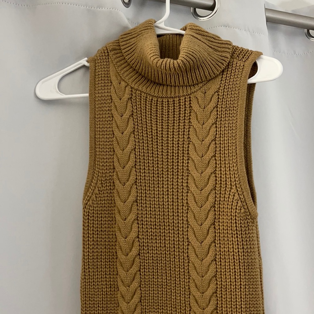 Tuttle neck knit dress, Size S